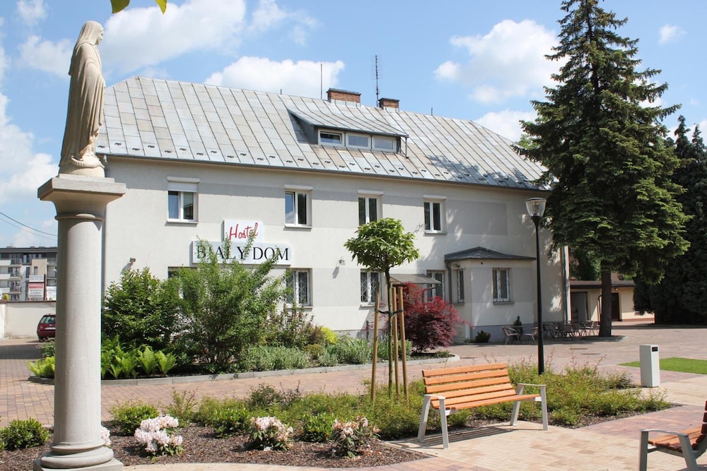 hostel bialy dom