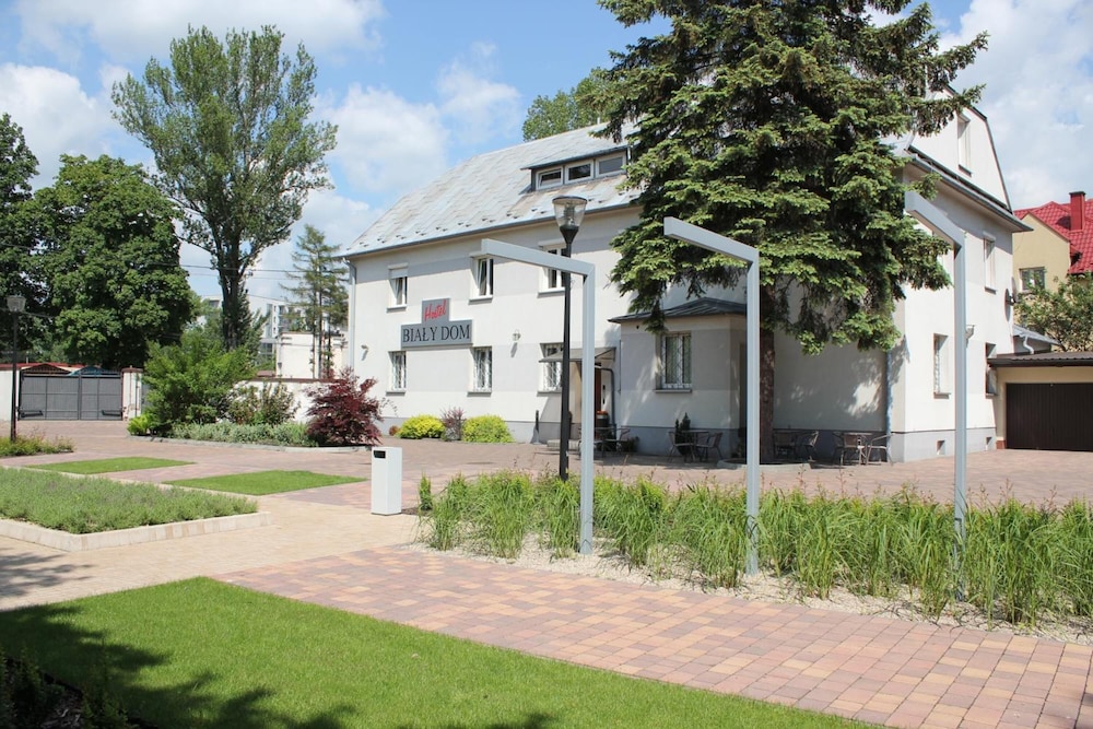 hostel bialy dom