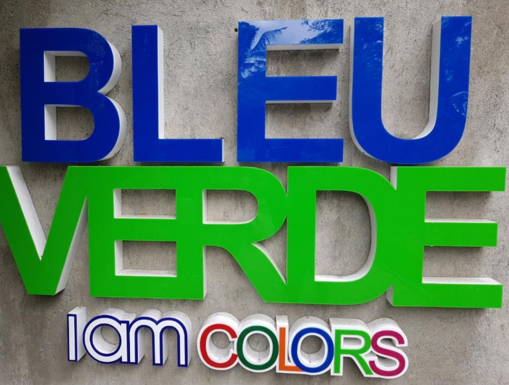bleu verde i am colors