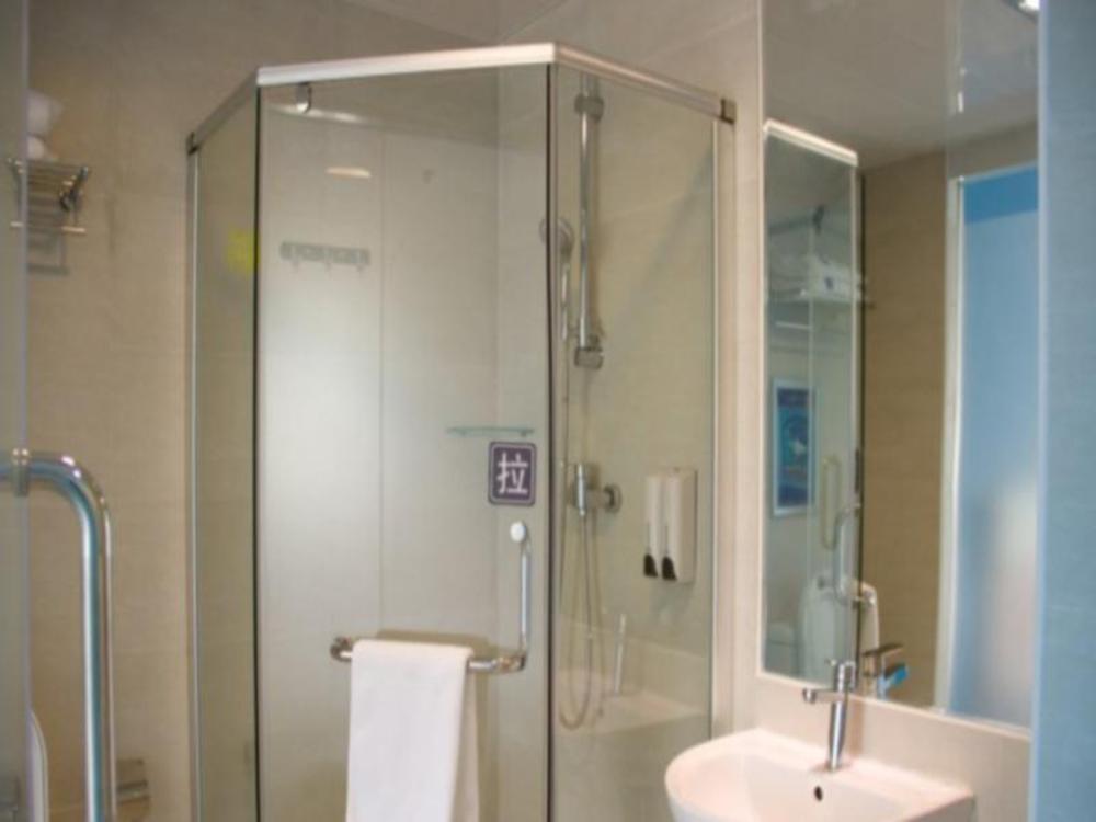 7 days inn shenzhen north station