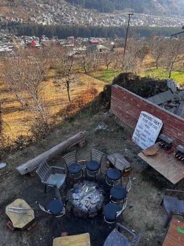 nomadic den manali