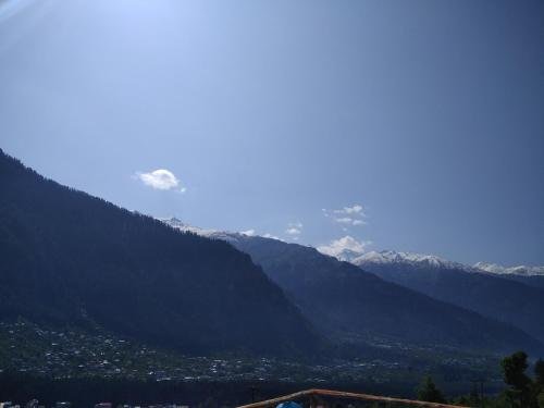 Nomadic Den Manali,Haripur,2 star