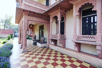 hotel navrang