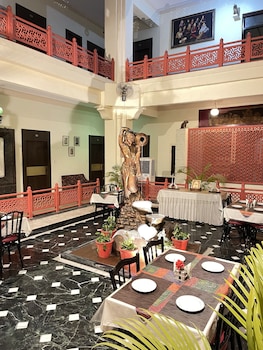 hotel navrang