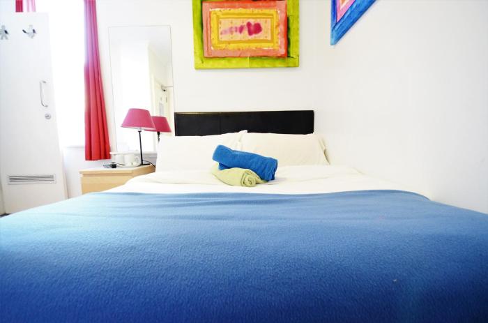 astor hyde park hostel adults only