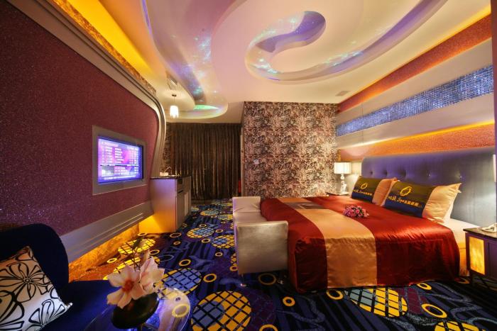 shining motel