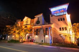 shining motel
