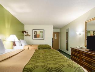 econo lodge hays i 70