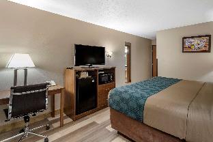 econo lodge hays i 70