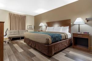 econo lodge hays i 70