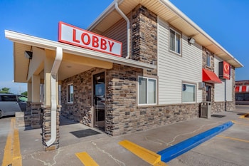 econo lodge hays i 70
