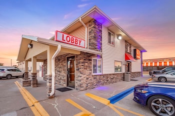econo lodge hays i 70