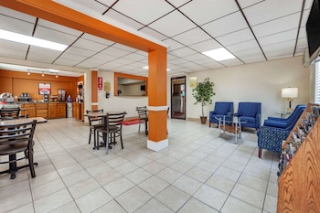 Econo Lodge Hays I-70,Hays>>Ellis,2 star
