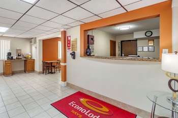 Econo Lodge Hays I-70,Hays>>Ellis,2 star
