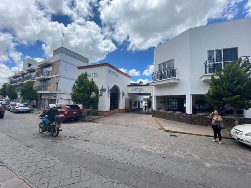 hotel zacatecas courts