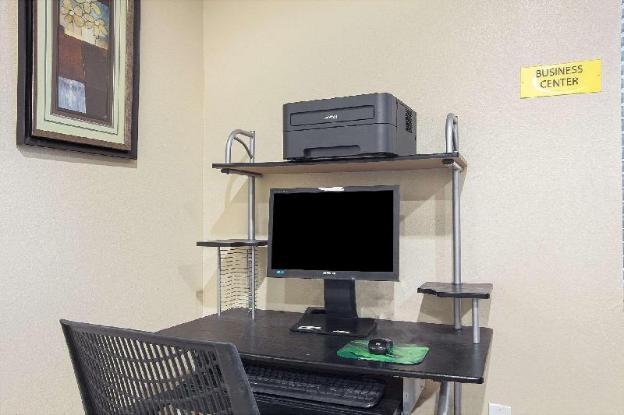 super 8 by wyndham houston north i 45