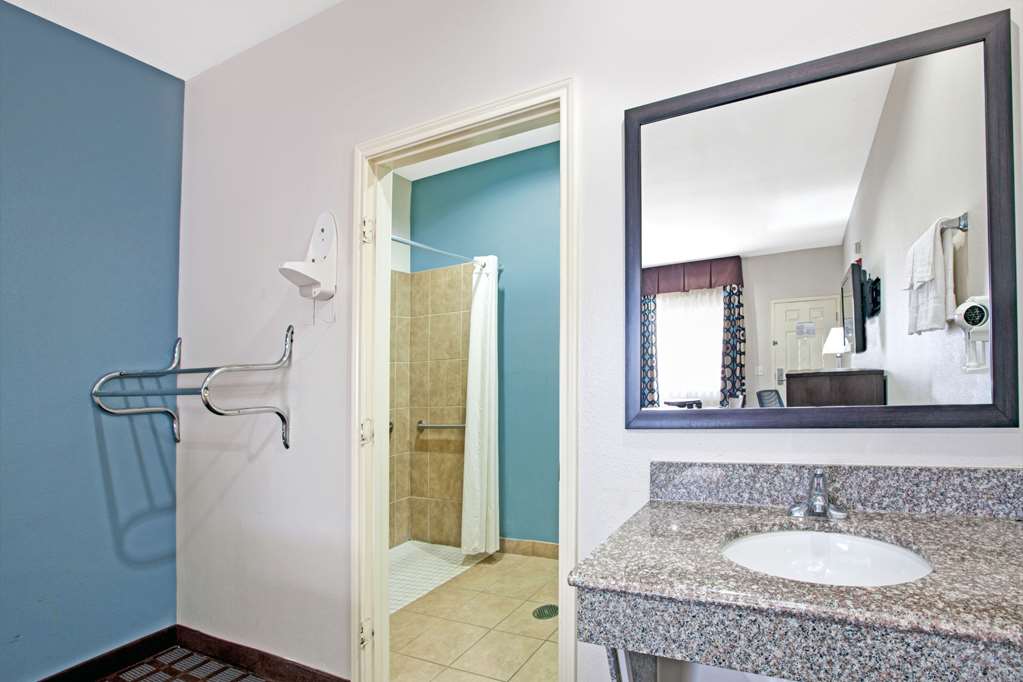 super 8 by wyndham houston north i 45