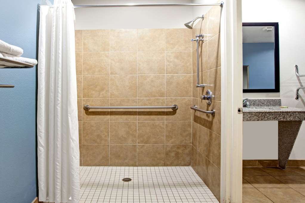 super 8 by wyndham houston north i 45