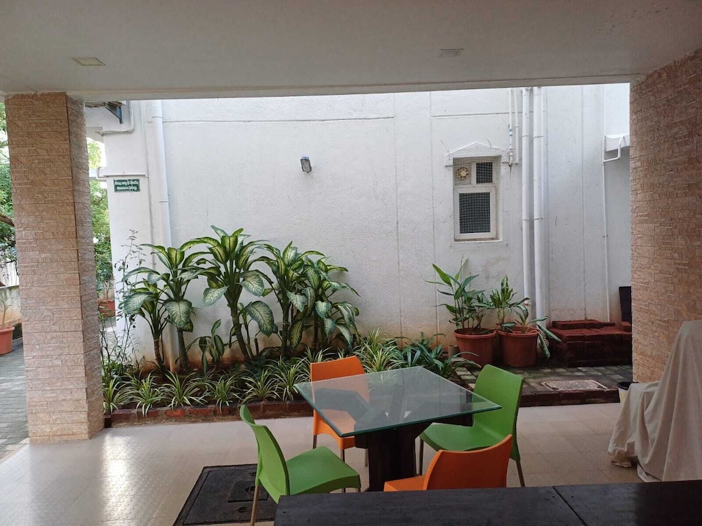 d and a boutique hotel