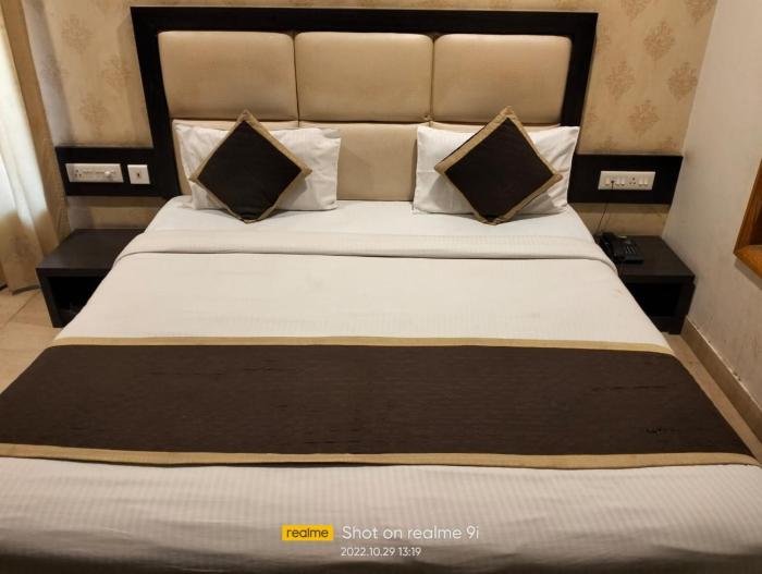 ashoka hotel by wb inn