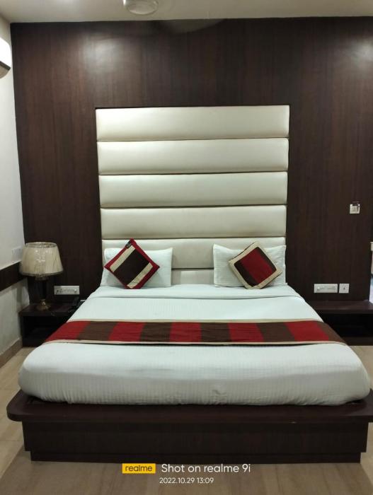 ashoka hotel by wb inn