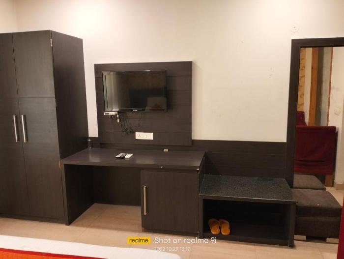 ashoka hotel by wb inn