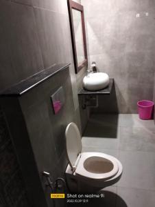 ashoka hotel by wb inn