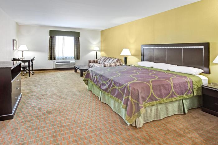 scottish inn and suites la porte