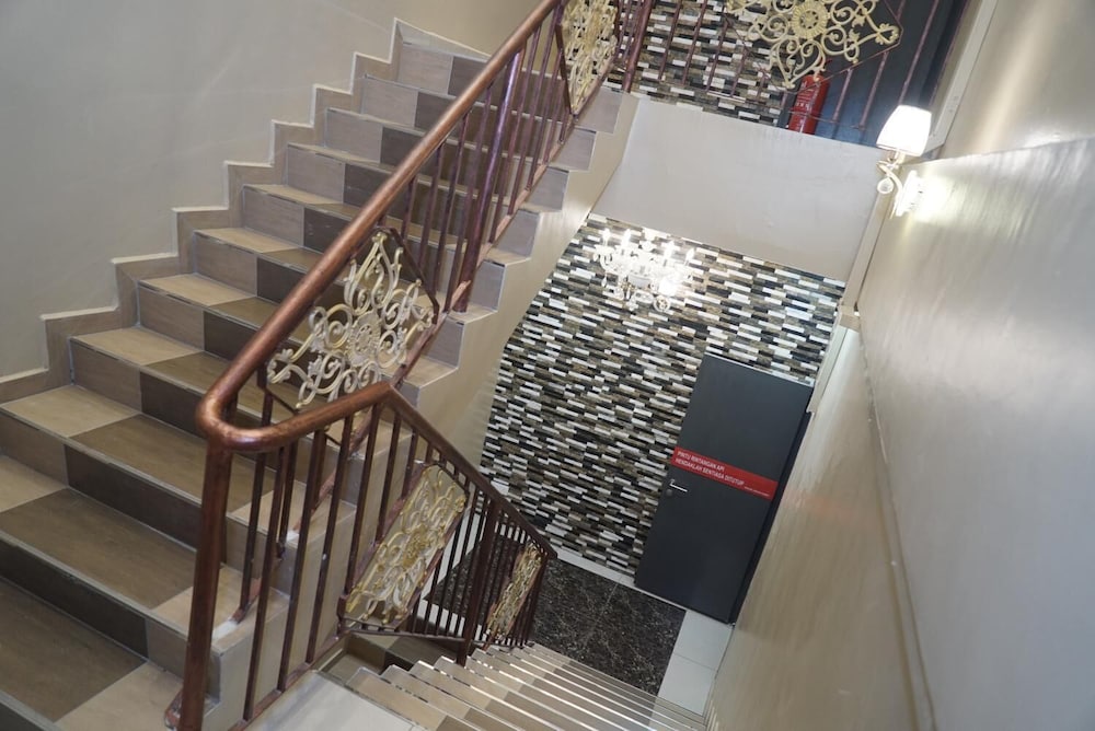 ghazrins classic hotel
