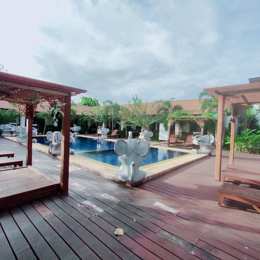 baankiangnam pattaya resort