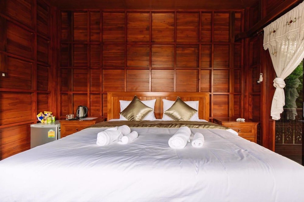 baankiangnam pattaya resort