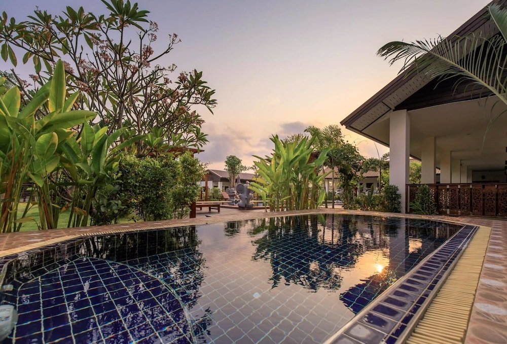 baankiangnam pattaya resort