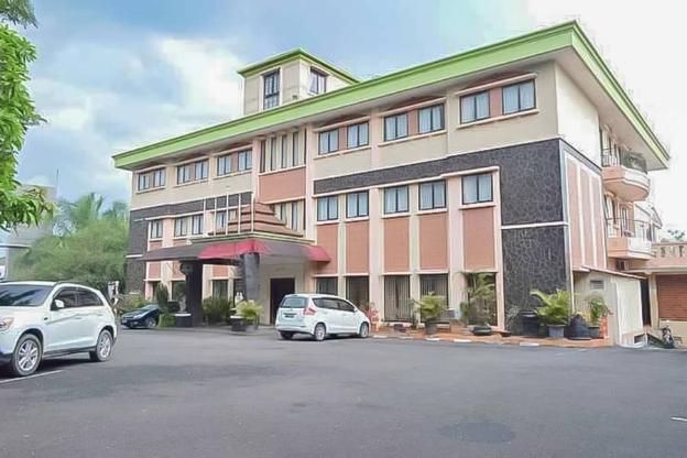 green wattana hotel sentul