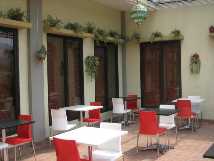 green wattana hotel sentul