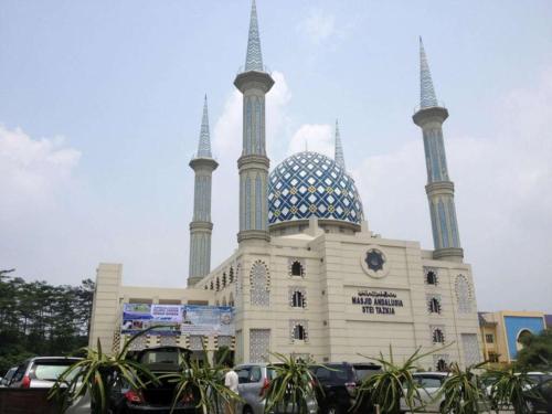green wattana hotel sentul