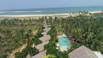 blue whale beach boutique resort
