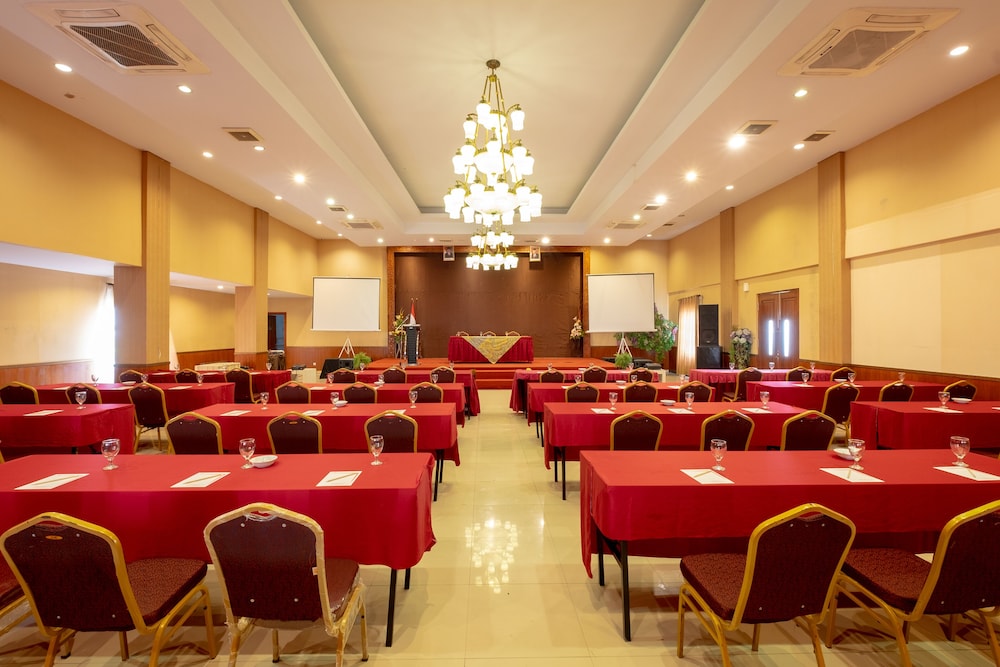 red chilies hotel