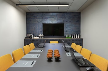 link hotel and hub by dan hotels