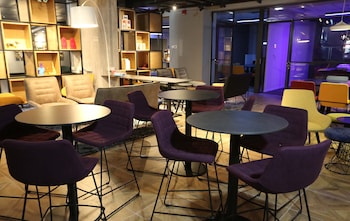 link hotel and hub by dan hotels