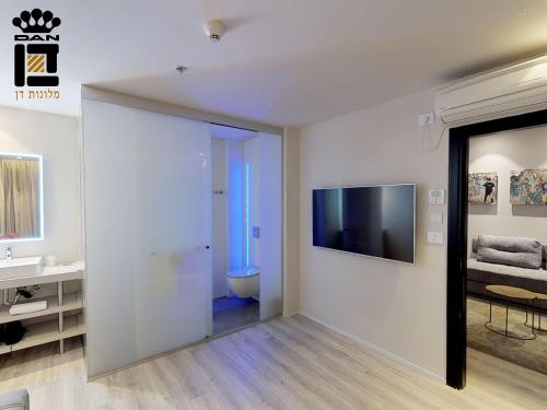 link hotel and hub by dan hotels