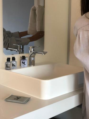 link hotel and hub by dan hotels