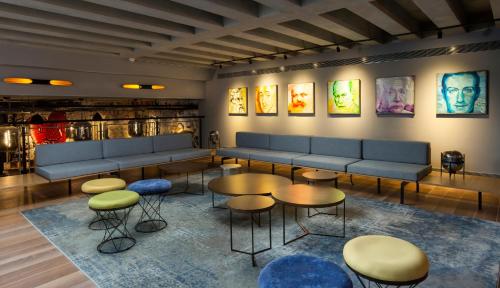 link hotel and hub by dan hotels