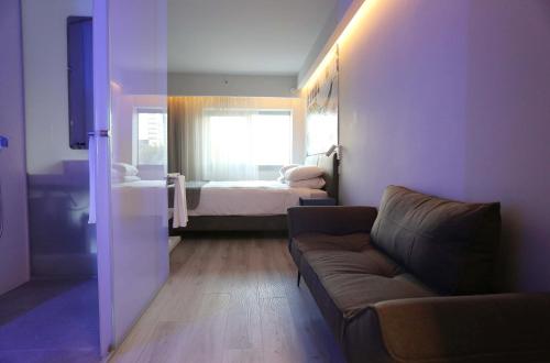 link hotel and hub by dan hotels