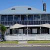 nana glads beachfront accommodation