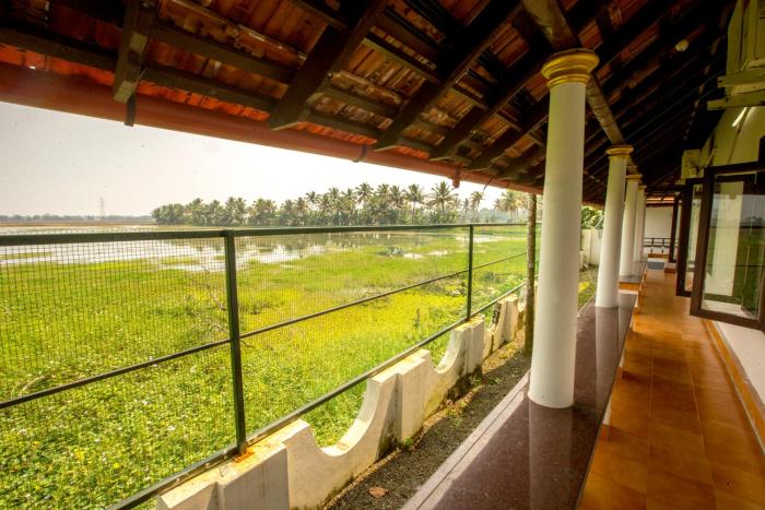 palmy lake resort