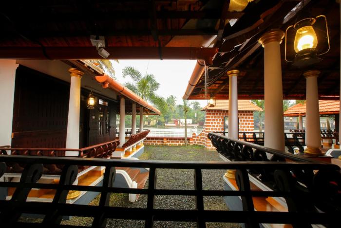 palmy lake resort