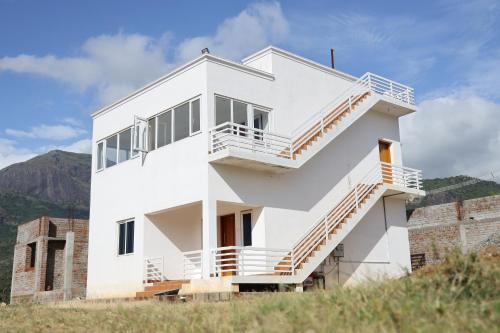 Green Garden Resort,Tenkasi>>Courtallam,3 star