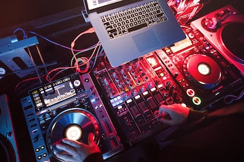 moxy chicago downtown