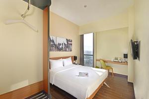 whiz prime hotel khatib sulaiman padang