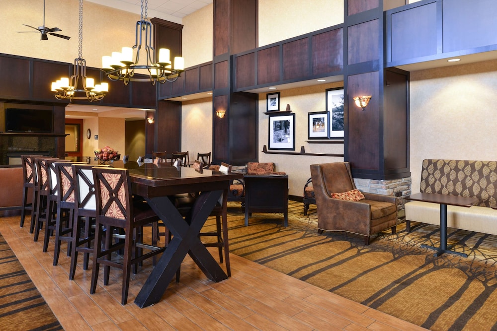 Hampton Inn & Suites Casper,Evansville>>Casper,3 star